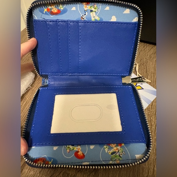 🔥Loungefly Disney-Pixar Toy Story Jessie and Buzz Lightyear Zip Around Wallet - Picture 3 of 3